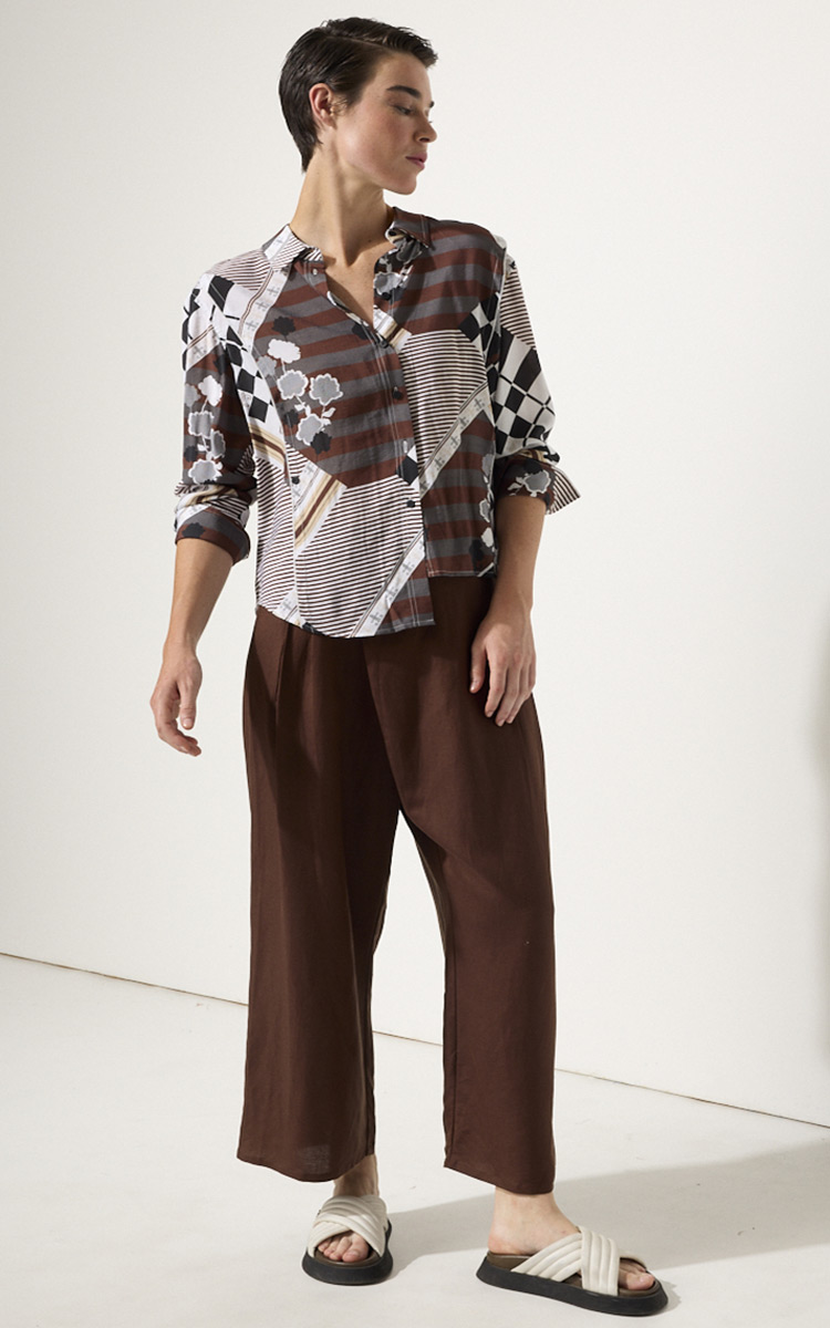 Essential Linen Wrap Pant product photo.