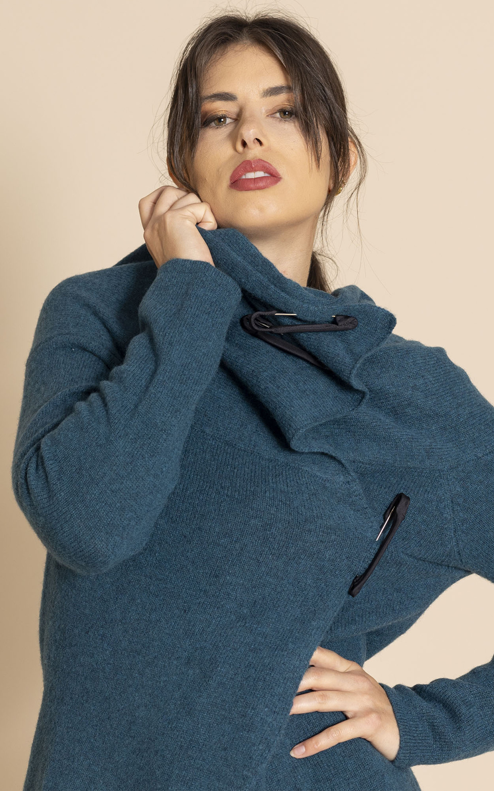 Felt Collar Cardigan product photo.