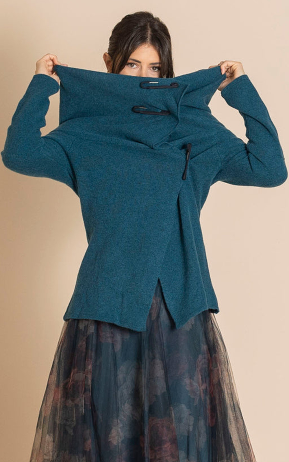 Felt Collar Cardigan product photo.
