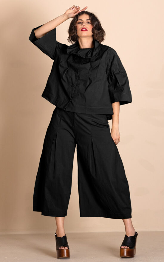 Tabinet Tuck Jacket product photo.