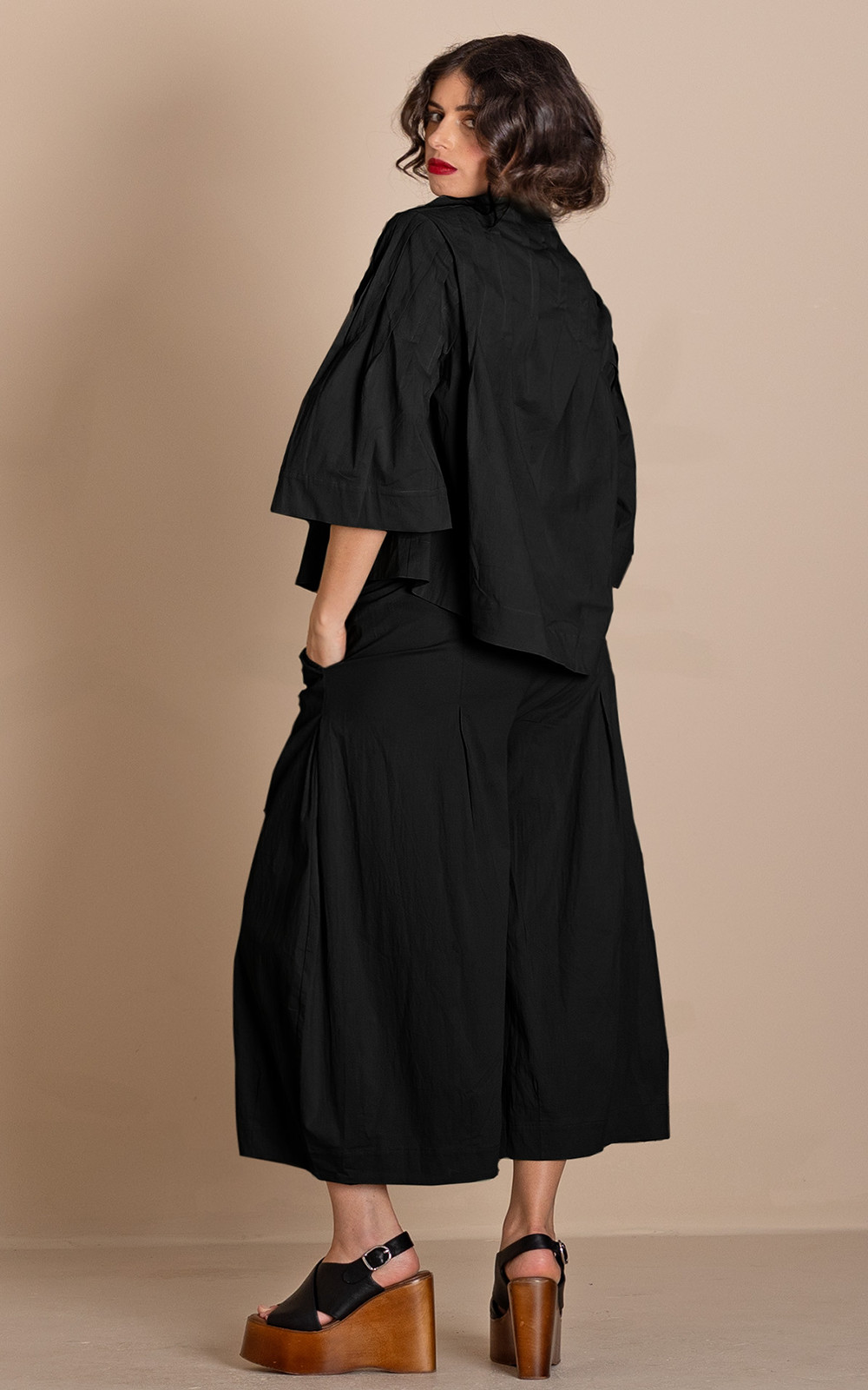 Tabinet Tuck Jacket product photo.