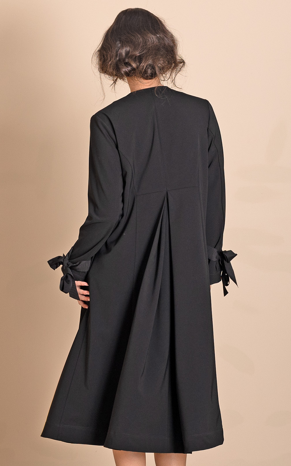 Mara Duelling Coat product photo.