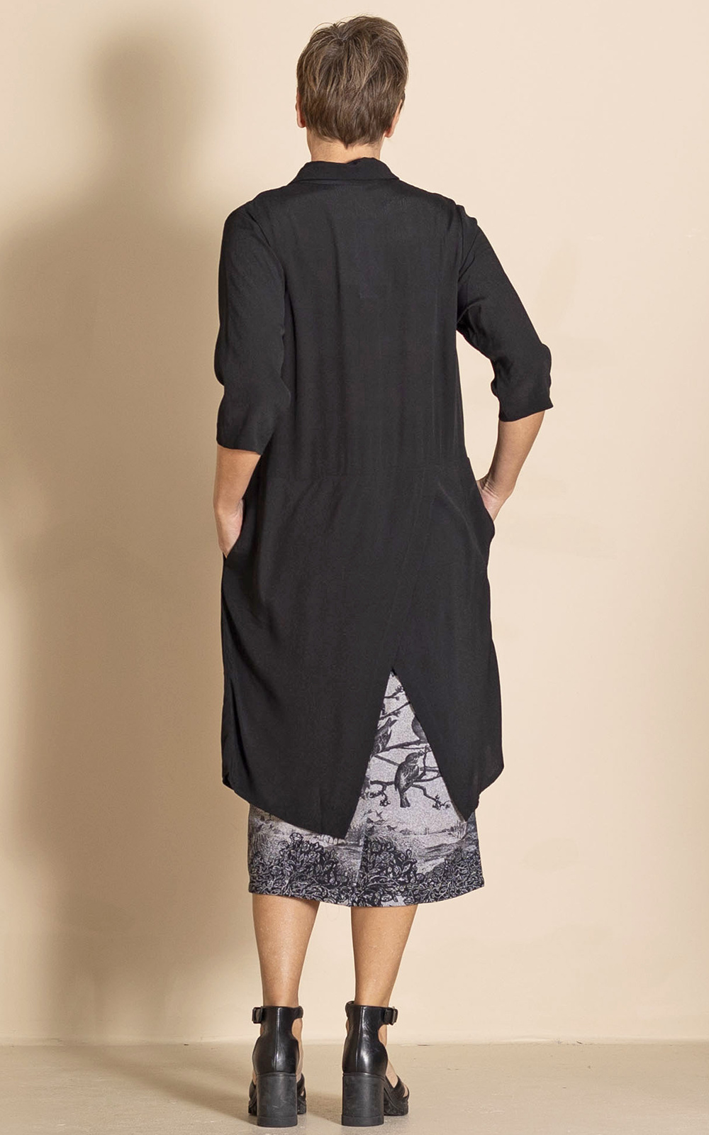 Crepe Long Envelope Shirt product photo.