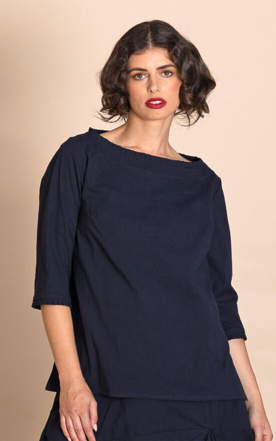 Tabinet Pleat Tee Top product photo.